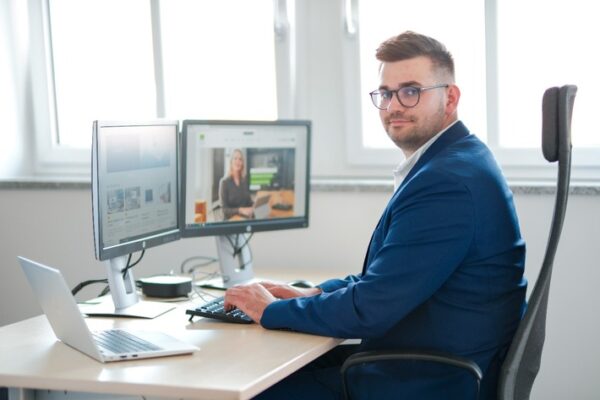 Top-Kanzleien machen es längst: 5 geheime Hebel, mit denen Steuerberater heute Zeit und Nerven sparen – Digitalagentur1 GmbH zeigt, wie’s geht