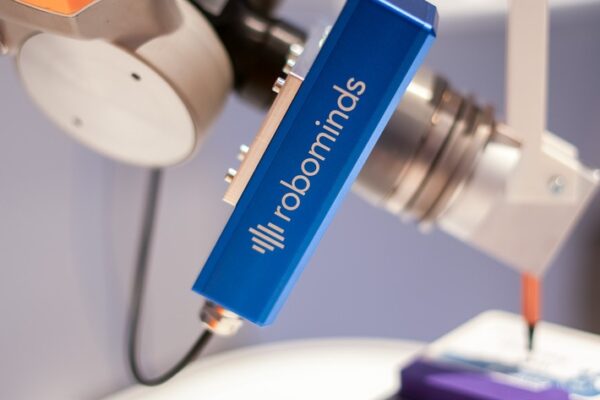 Automatica 2025: robominds zieht positive Bilanz / Hohe Nachfrage nach praxistauglichen KI-Lösungen