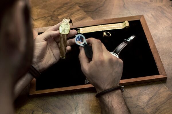 SUPPES und CASPAR auf Erfolgskurs: Rekordankäufe und herausragende Auktionsresultate in Wiesbaden